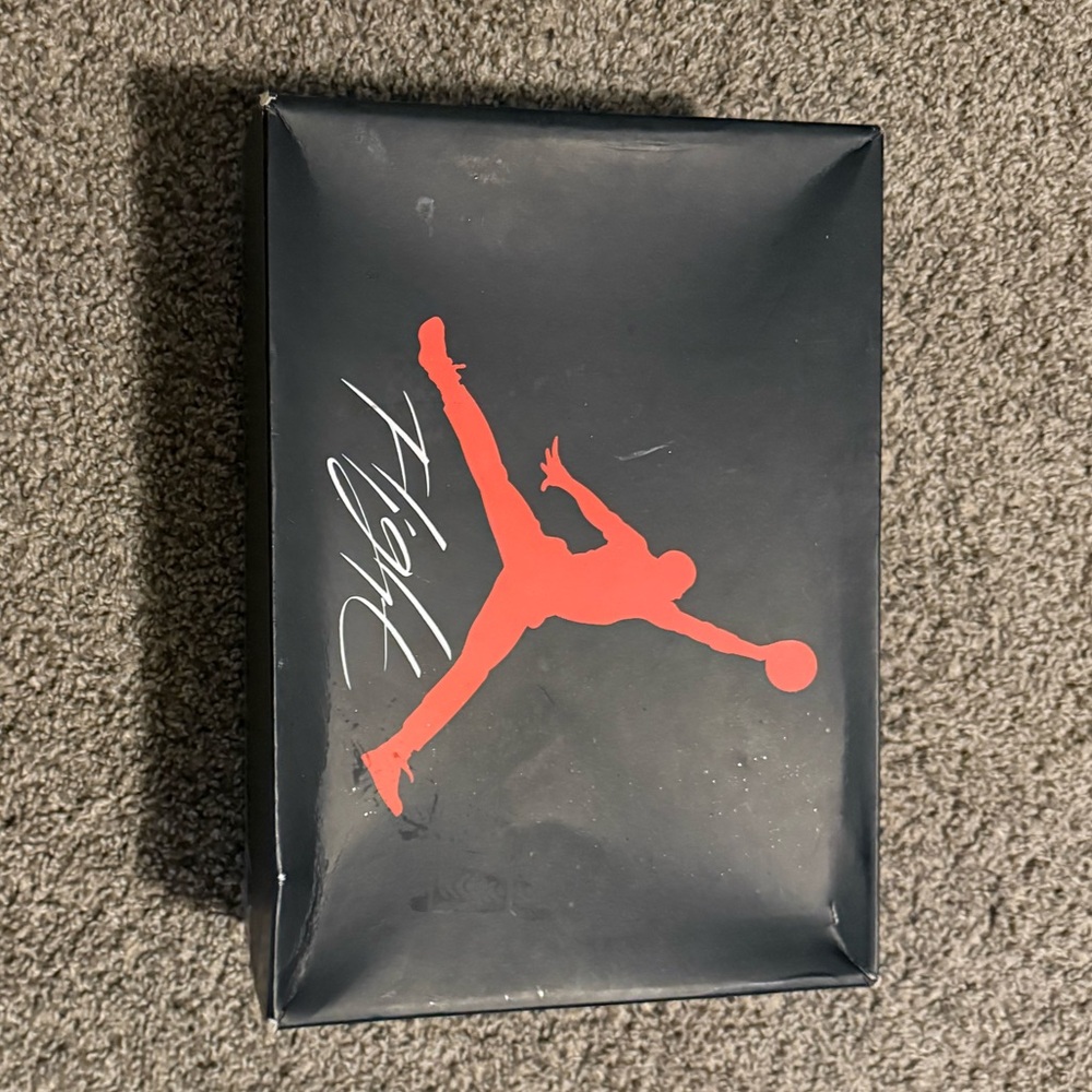 Jordan 4s red thunder